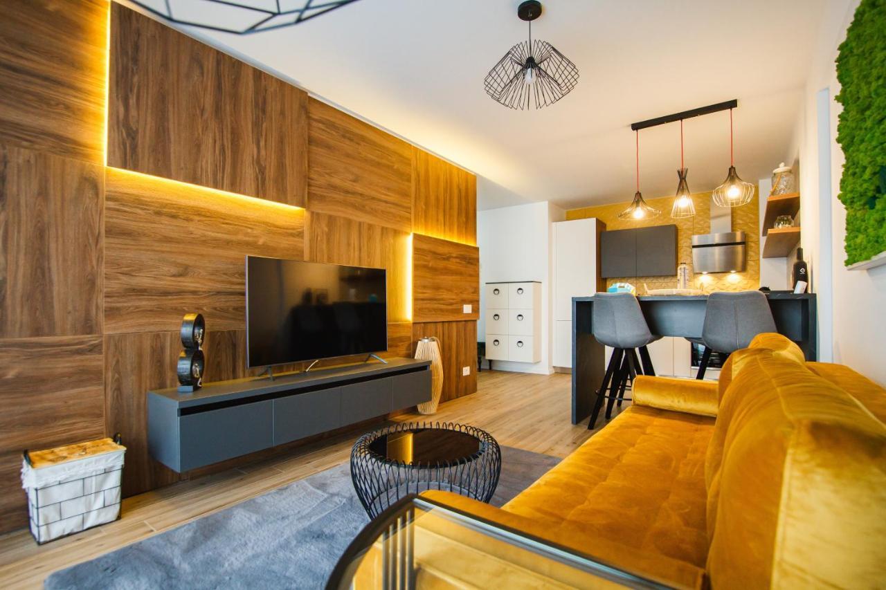 Magnificent Home At Prima Residence Oradea Exterior photo